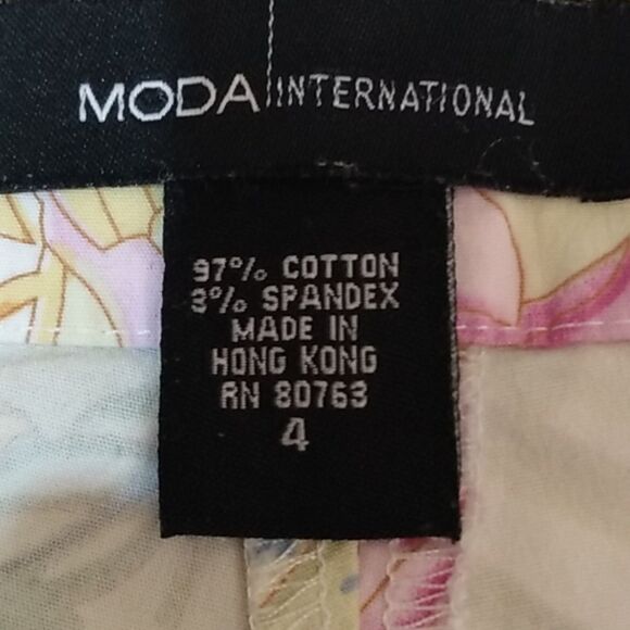 MODA international pants With A Beautiful Light Colored Floral Design - Picture 10 of 15